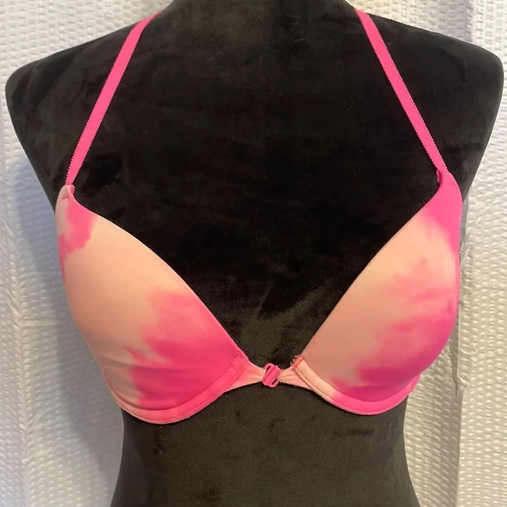 PINK Victoria’s Secret size 32D bra